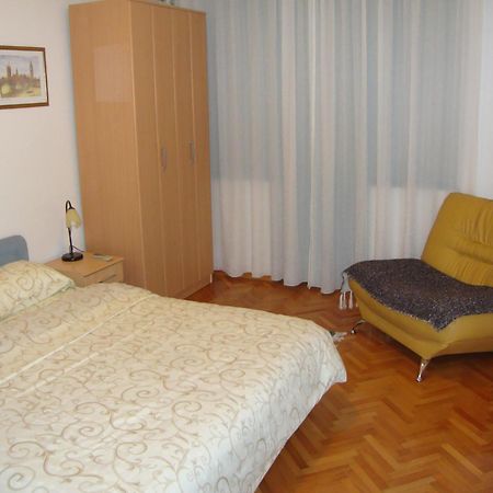 Centre Point Apartment Подгорица Стая снимка