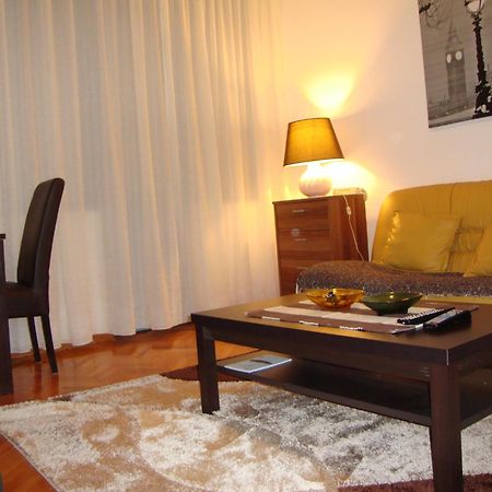 Centre Point Apartment Подгорица Стая снимка